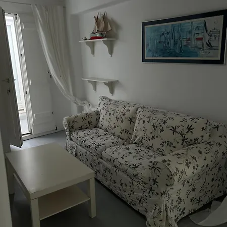 Great House For Quiet And Relaxing