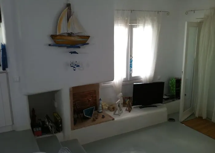 Great House For Quiet And Relaxing